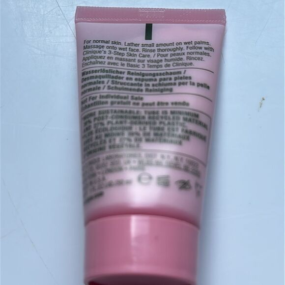 Bundle of two Clinique Moisture Surge and All About Clean Set - 1 Oz - Picture 6 of 7